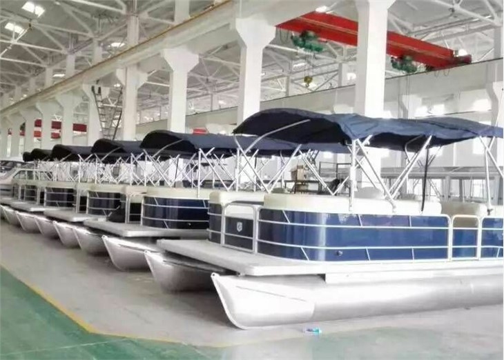 Nieuw design jachtpontonboot